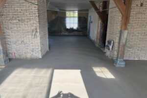 Betonvloer-lijmklaar-schuurpapier